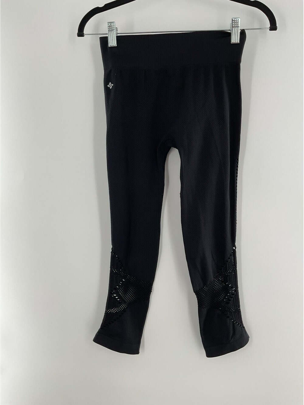 Unbranded women’s XS/S athletic pants see pictures for measurements 092